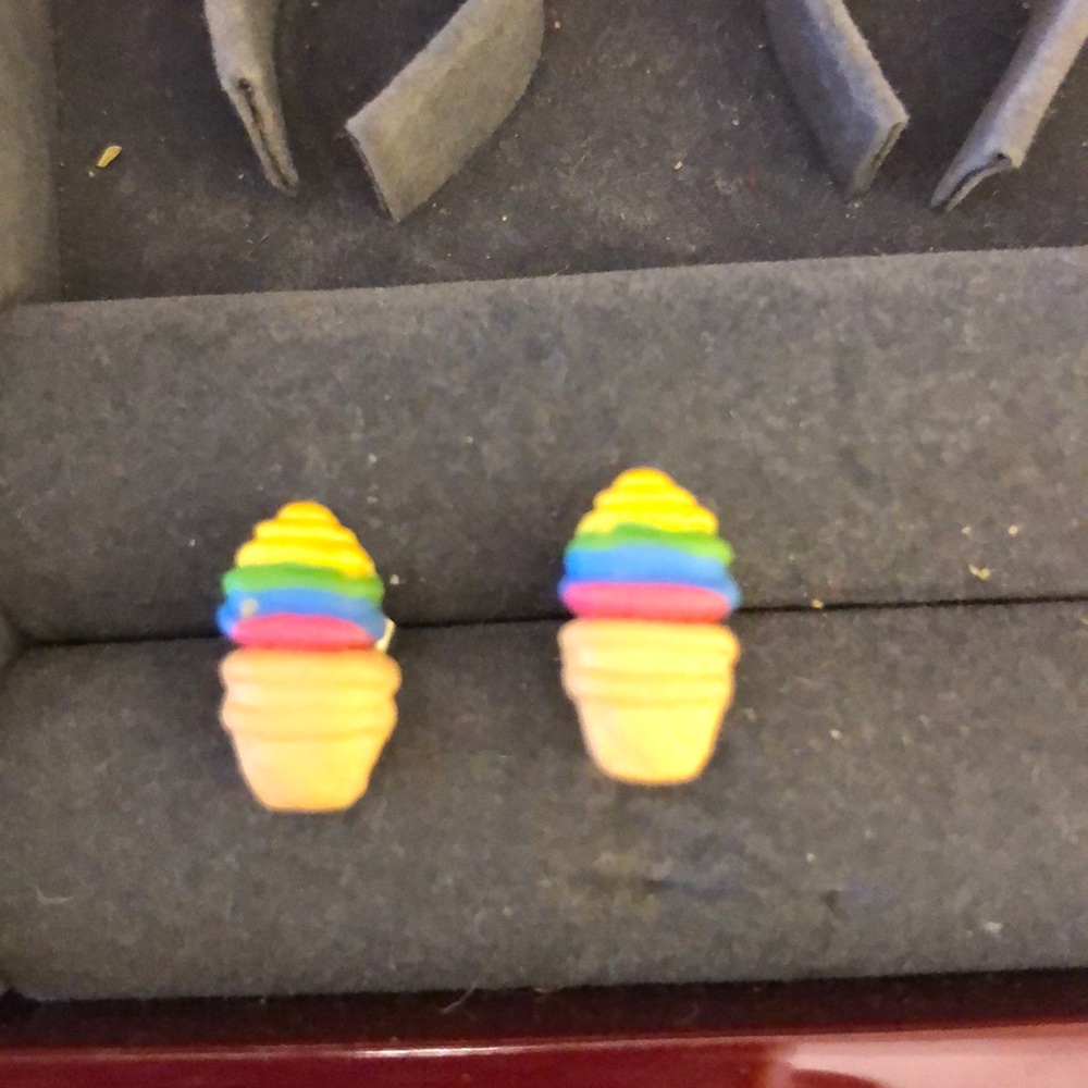 Doughnut and Cupcake Earrings - Picture 3 of 4